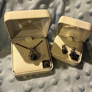 Necklace and earrings set NWOT